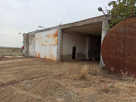 Craft space 690sqm for sale-Agios Athanasios » Center