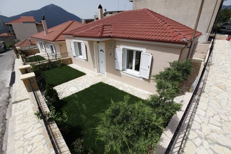 Detached home 80sqm for sale-Karpenisi » Center