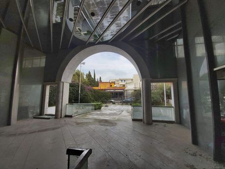 Επιχειρηματικό κτίριο 2.100τ.μ. για πώληση-Βάρη- βάρκιζα » Βάρκιζα
