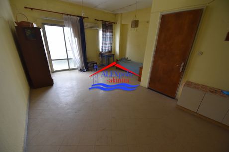 Building 71sqm for sale-Feres » Center