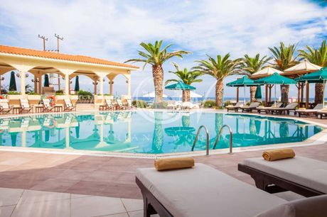Hotel 8.200sqm for sale-Kallikrateia » Center