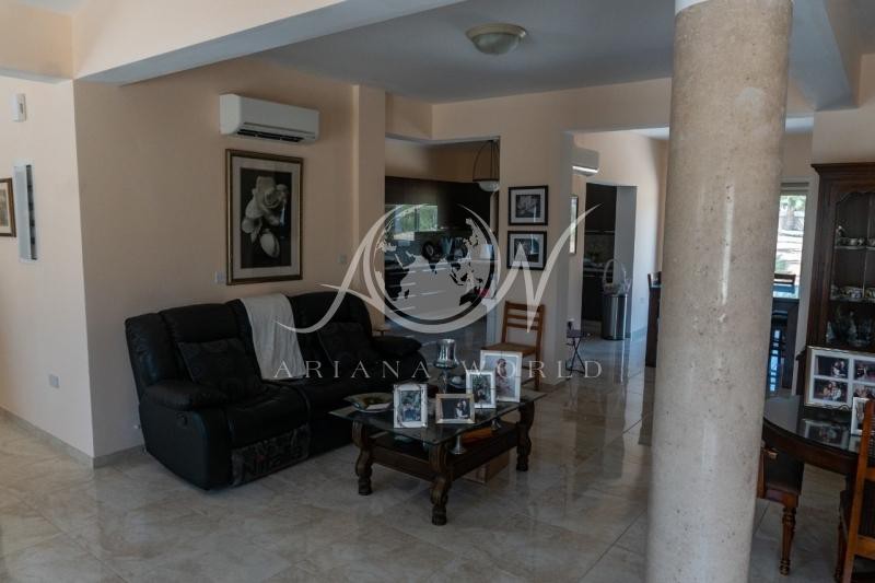 Villa 400 sqm for sale, Paphos