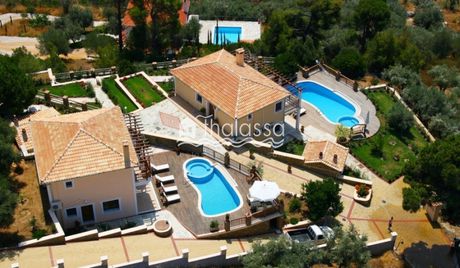Villa 385sqm for sale-Skiathos » Troullos
