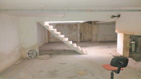 Warehouse 221sqm for sale-Charilaou