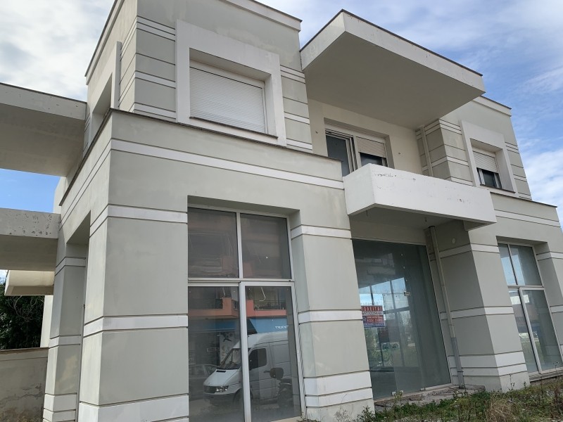 Επιχειρηματικό κτίριο 240 τ.μ. προς πώληση, Κέντρο Άρτας