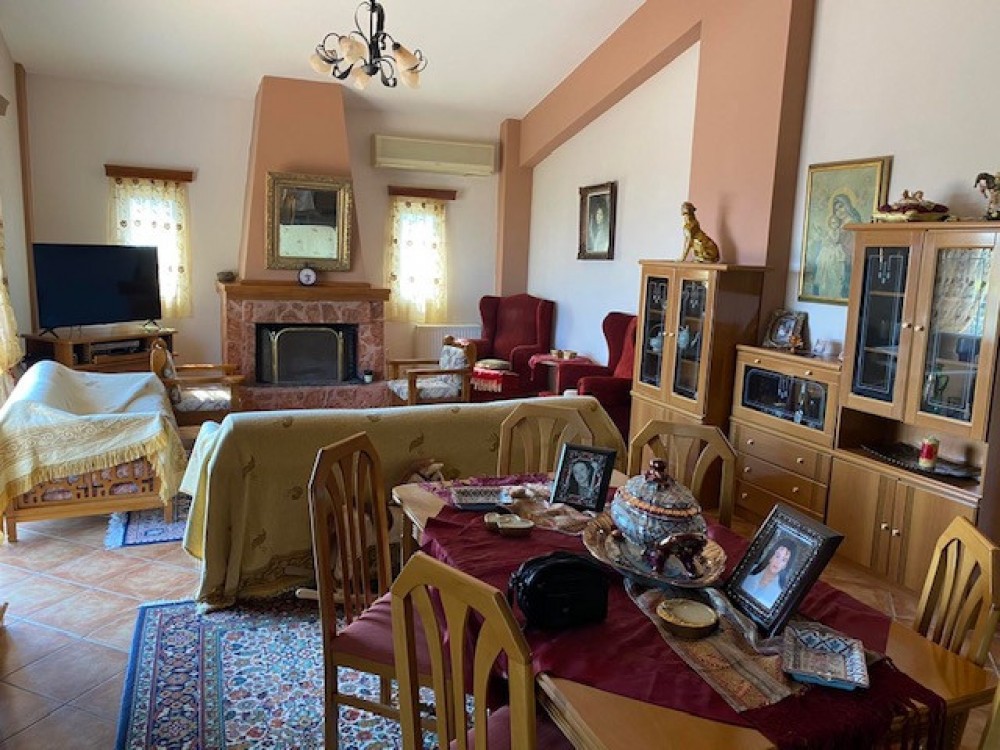 Μονοκατοικία 330 τ.μ. πρός πώληση, Κορινθία, Σικυώνα