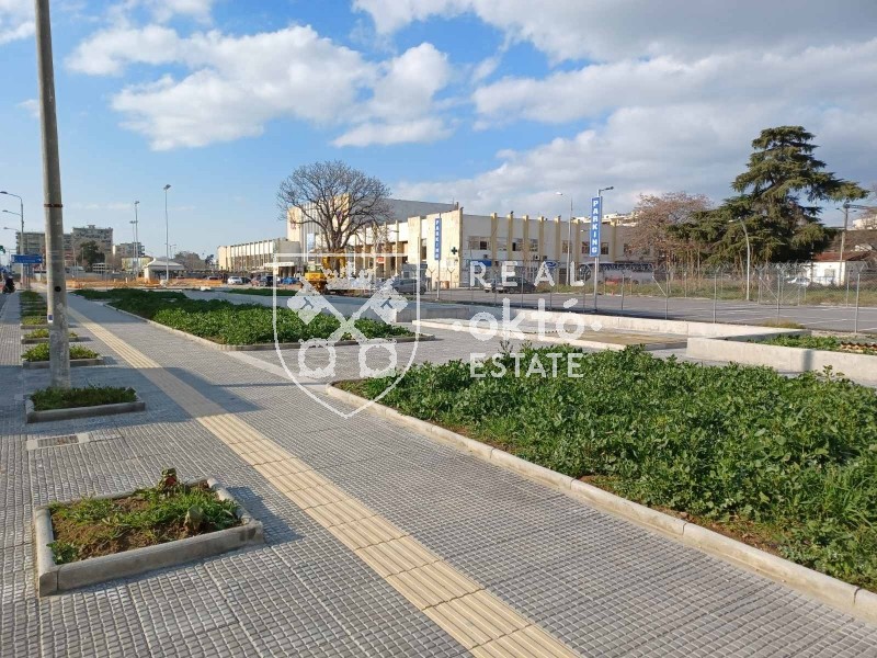 Κατάστημα 246 τ.μ. πρός ενοικίαση, Θεσσαλονίκη - Κέντρο, Σταθμός Οσε