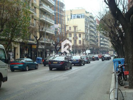 Store 142sqm for sale-Lefkos Pirgos