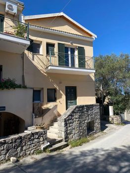 Μεζονέτα 131τ.μ. για πώληση-Παξοί » Απεργάτικα
