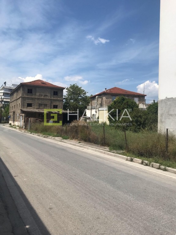 Επιχειρηματικό κτίριο 802 τ.μ. προς πώληση, Επτά Πλατάνια