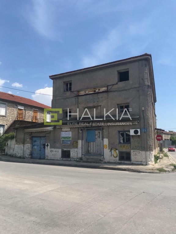 Επιχειρηματικό κτίριο 802 τ.μ. προς πώληση, Επτά Πλατάνια