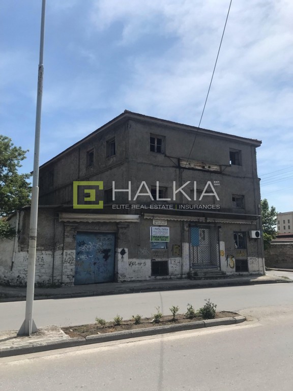 Επιχειρηματικό κτίριο 802 τ.μ. προς πώληση, Επτά Πλατάνια