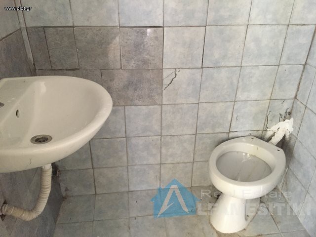 Αποθήκη 38 τ.μ. προς πώληση, Μεταξουργείο