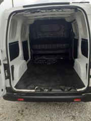 Nissan 2015 NV 200-thumb-1