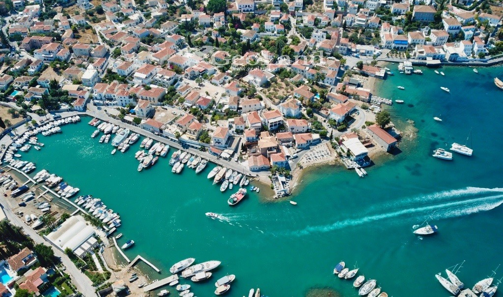 Επιχειρηματικό κτίριο 640 τ.μ. πρός πώληση, Νησιά Αργοσαρωνικού, Σπέτσες