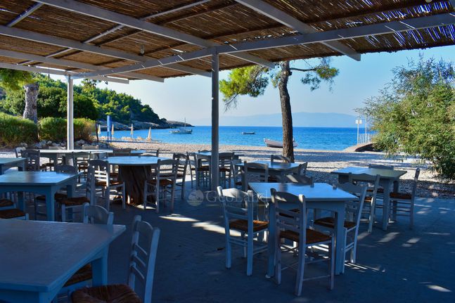 Store 550 sqm for sale, Argosaronikos Islands, Spetses