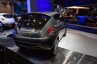 Lancia Ypsilon 2018 RENT-ME BY "ALEXCARS" AYTOMATO GPS-NAVI-CD-USB 1.000cc 90Ps.-thumb-2
