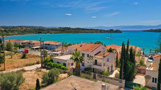 Μονοκατοικία 245 τ.μ. για ενοικίαση