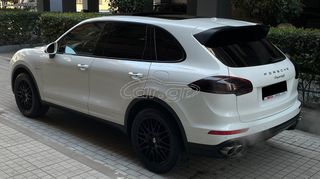Porsche Cayenne 2018-thumb-2