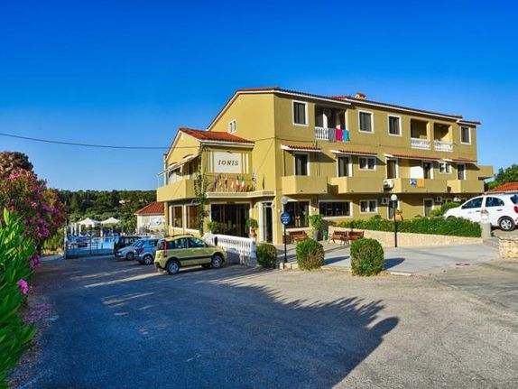 Hotel 940 sqm for sale, Kefallinia Prefecture, Kefalonia