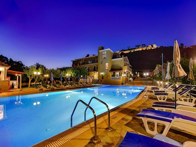 Hotel 940 sqm for sale, Kefallinia Prefecture, Kefalonia