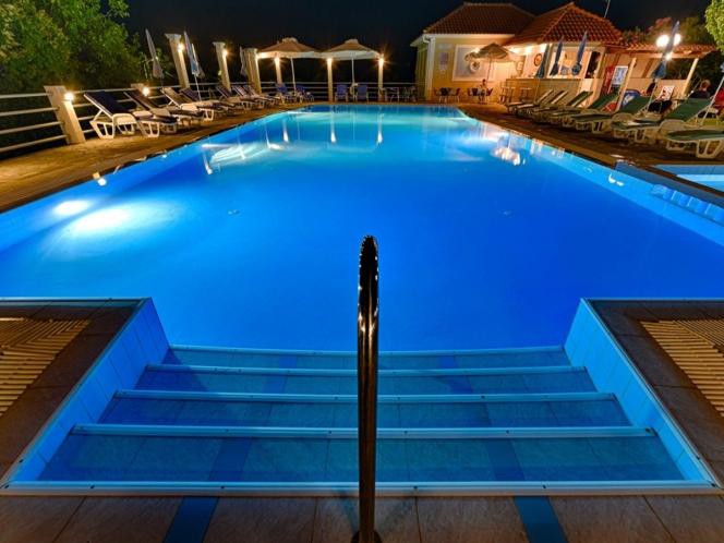 Hotel 940 sqm for sale, Kefallinia Prefecture, Kefalonia