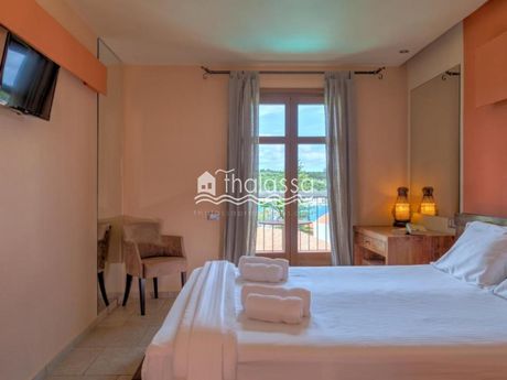 Hotel 695 sqm for sale