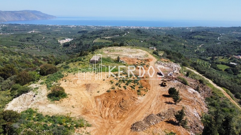Αγροτεμάχια 28.000 τ.μ. προς πώληση, Κουρνά