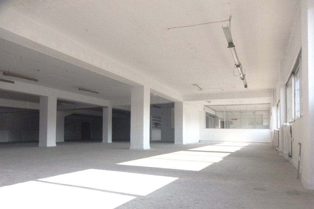 Επιχειρηματικό κτίριο 2.600 τ.μ. πρός πώληση, Θεσσαλονίκη - Κέντρο, Σταθμός Οσε