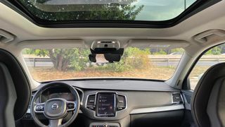 Volvo XC 90 2019-thumb-2