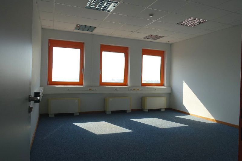 Γραφείο 2.611 τ.μ. πρός ενοικίαση, Θεσσαλονίκη - Περιφ/Κοί Δήμοι, Εχέδωρος