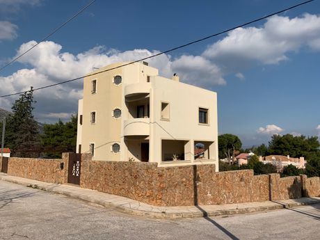 Villa 318 sqm for sale