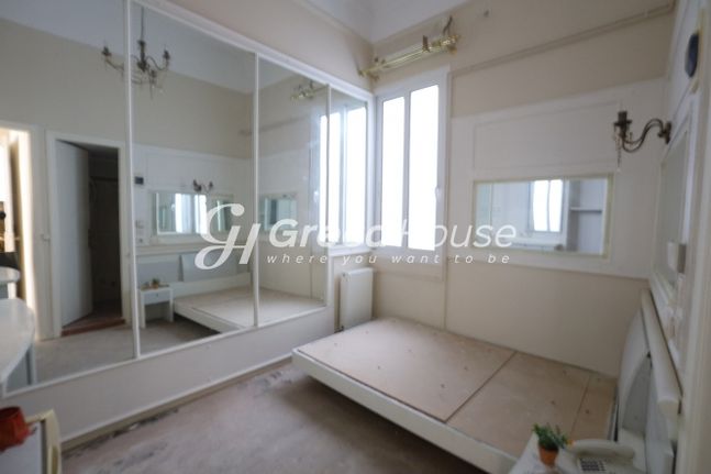 Hotel 650 sqm for sale, Athens - Center, Kipseli