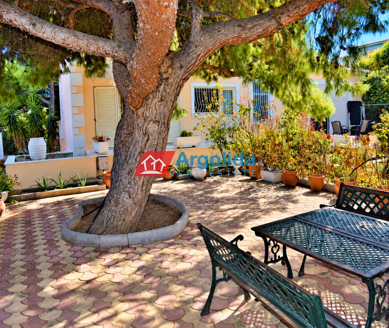 Μονοκατοικία 260 τ.μ. πρός πώληση, Κορινθία, Λουτράκι-Περαχώρα