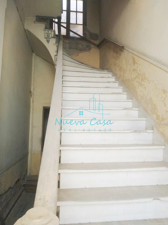 Επιχειρηματικό κτίριο 618 τ.μ. προς ενοικίαση, Κέντρο Πάτρας