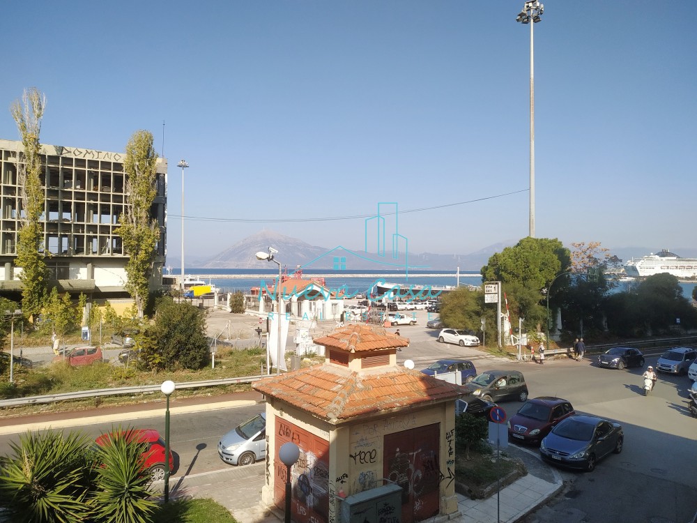 Επιχειρηματικό κτίριο 618 τ.μ. προς ενοικίαση, Κέντρο Πάτρας
