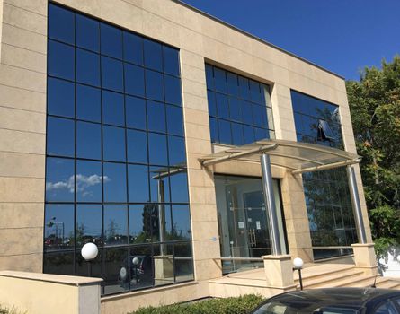 Επιχειρηματικό κτίριο 1.150τ.μ. για ενοικίαση-Γλυκά νερά » Φούρεσι