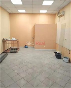 Store 78sqm for rent-Center