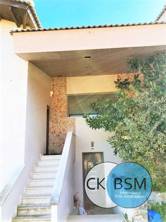 Κτίριο 492 τ.μ. προς πώληση, Πόρτο Ράφτη