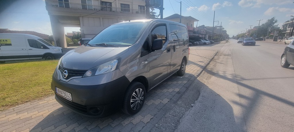 Nissan NV 200 2013