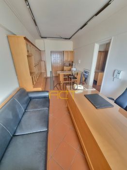 Office 48sqm for rent-Port
