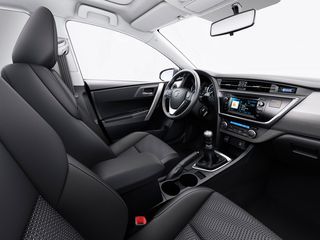 Toyota Auris 2017 DIESEL-thumb-1
