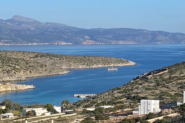 Land plot 2.132 sqm for sale, Cyclades, Iraklias
