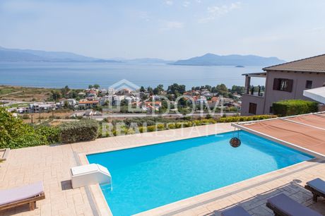 Maisonette 250sqm for sale-Kamena Vourla » Center