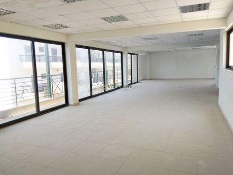 Business bulding 1.067 sqm for sale