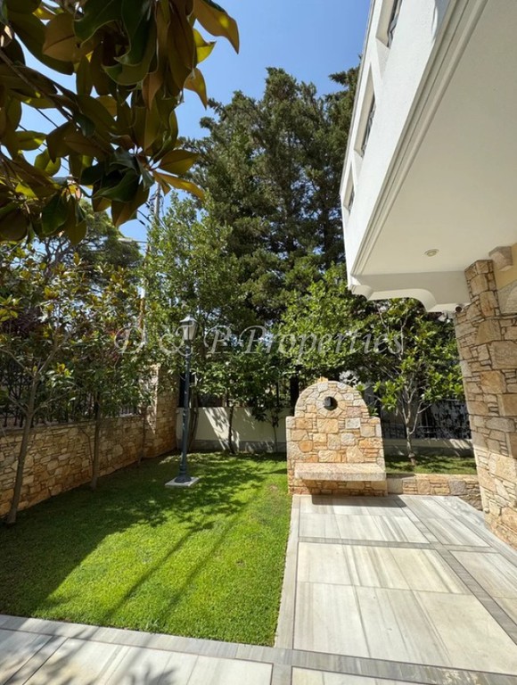 Μονοκατοικία 335 τ.μ. πρός ενοικίαση, Αθήνα - Βόρεια Προάστια, Νέα Ερυθραία