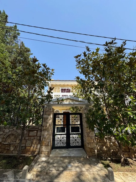 Μονοκατοικία 335 τ.μ. πρός ενοικίαση, Αθήνα - Βόρεια Προάστια, Νέα Ερυθραία