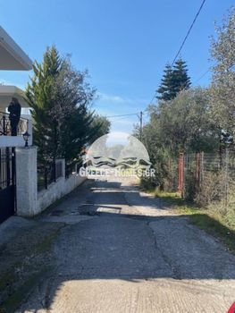Land plot 320sqm for sale-Kalamata » Mikri Mantineia