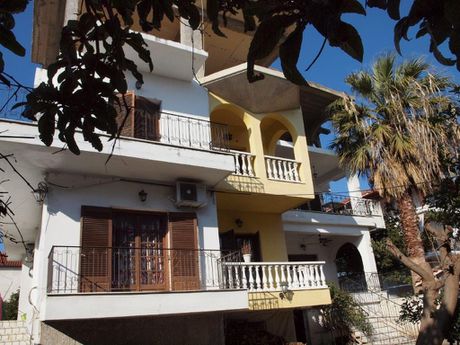 Apartment complex 400sqm for sale-Nea Agchialos » Center
