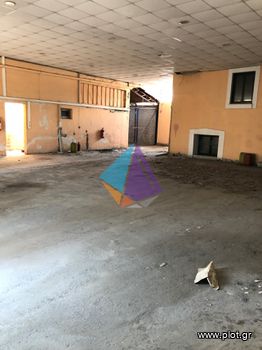 Land plot 701sqm for sale-Petralona » Kato Petralona